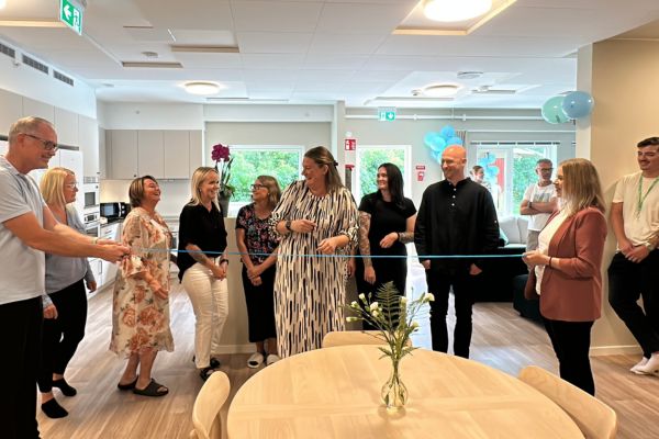 Bandet klipps vid invigningen