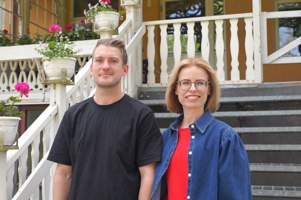 Viljans personal framför ett av våra boenden
