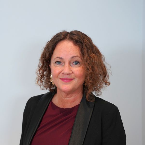 Stina Holmlund Kelly, segmentschef